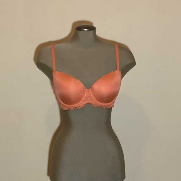 Victoria Secret Lacey Bra - Picture 1 of 2
